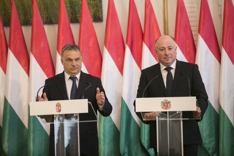 Orbán és Kriza Ákos miskolci polgármester (Fotó: Botos Tamás)