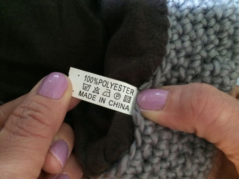 Dobbies-Hat-Label-Detail-770x578